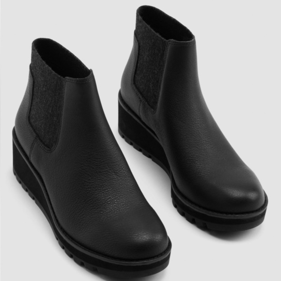 Eileen Fisher Chelsea Wedge Washed Leather Bootie - Picture 1 of 10
